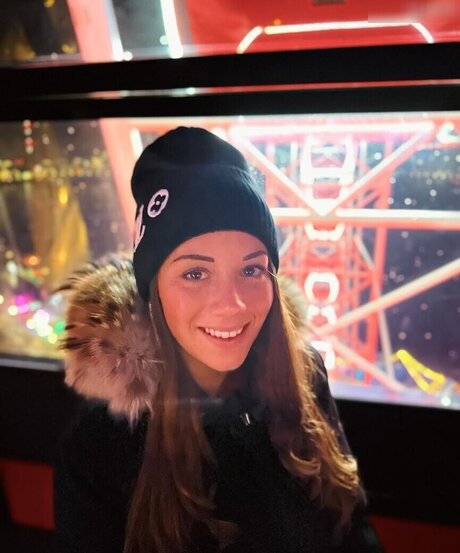 Facialize Me OnlyFans nackte Brüste