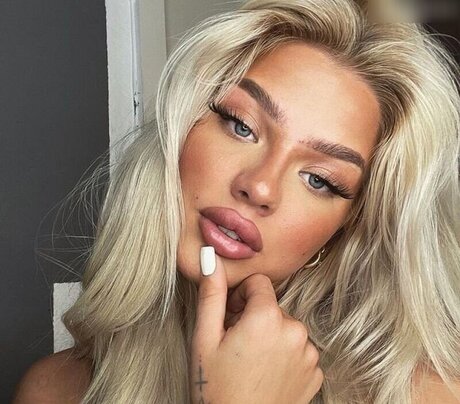 Elaine Victoria Nackt auf OnlyFans Leaks