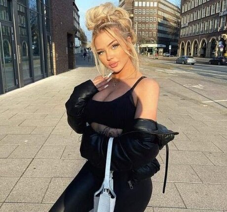 Elaine Victoria Leaked OnlyFans Sex