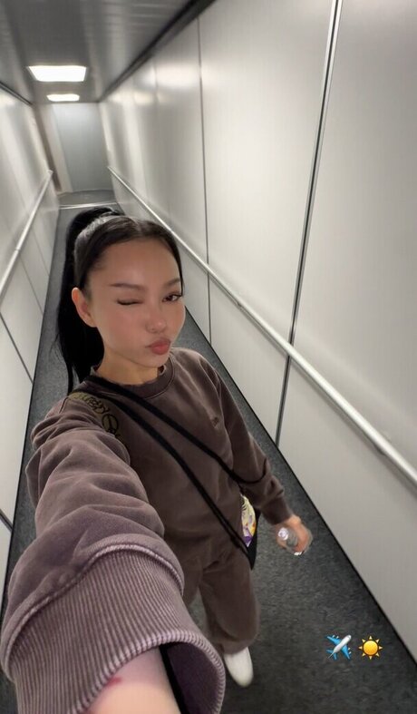 Bella Poarch OnlyFans Model Bilder