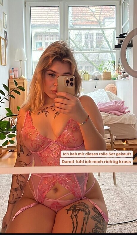 Viky kid OnlyFans Striptease