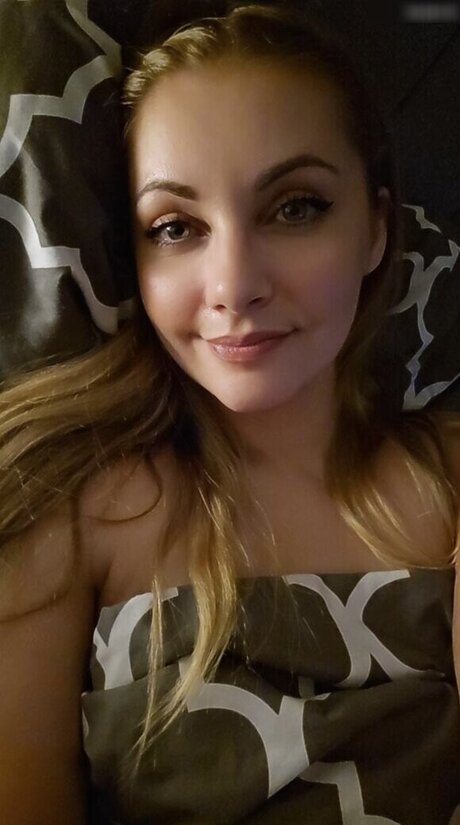 Sarah Milkowski OnlyFans Model Bilder