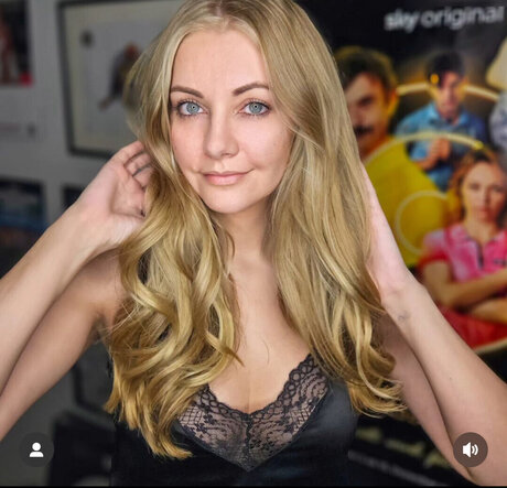 Sarah Milkowski OnlyFans Model Bilder