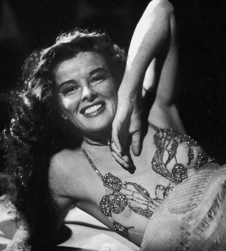 lockiges haar teen onlyfans Top Hinter-den-Kulissen