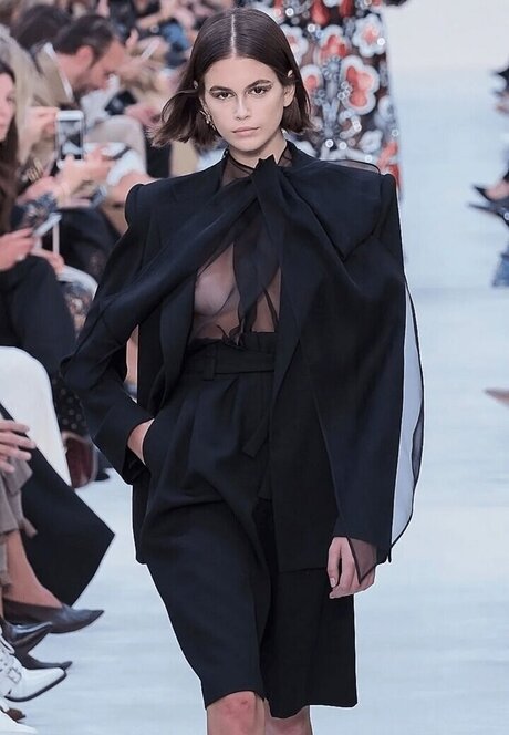 gut bestückte shemale onlyfans schön nackt Beitrag