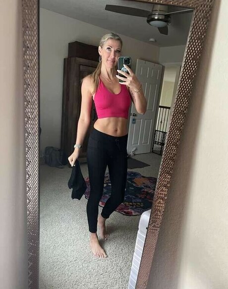 Holly Hotwife OnlyFans Nacktbilder