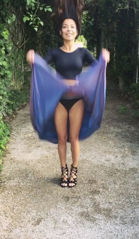 Upskirt Candids Leaks von Nacktbildern auf OnlyFans