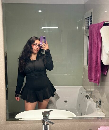 ASMR JADE OnlyFans Sextape