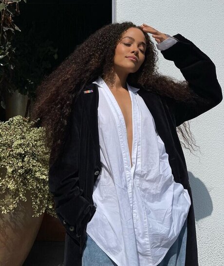 Quintessa Swindell OnlyFans Bilder