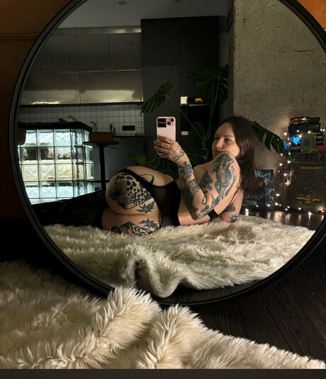 queenbellatrixx OnlyFans Strip