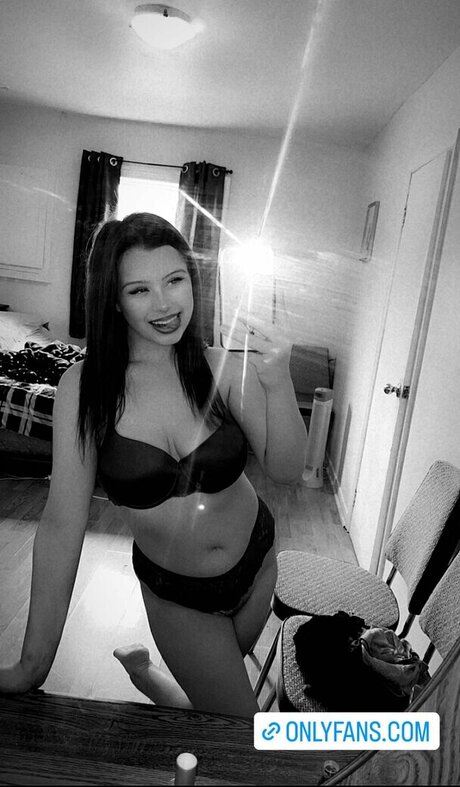 Layla XX Gratis OnlyFans