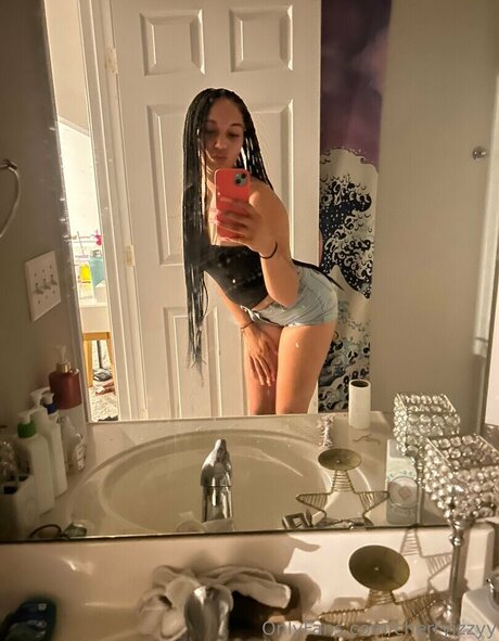 cherryizzyy OnlyFans-Leaks