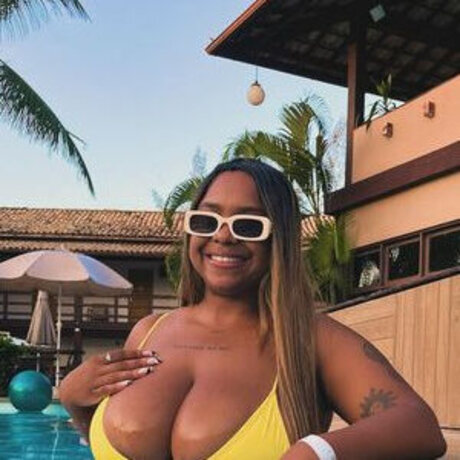 Velvet Scarlett Nacktbilder von OnlyFans