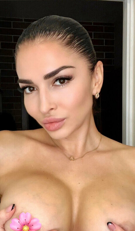 Caroline ASMR OnlyFans-Creator