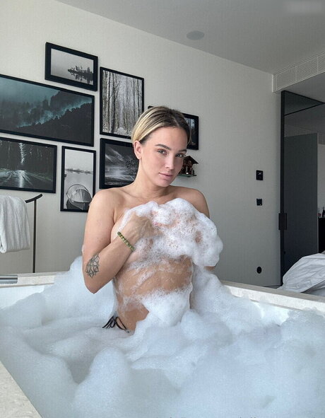 Julia R mmelt OnlyFans Beiträge