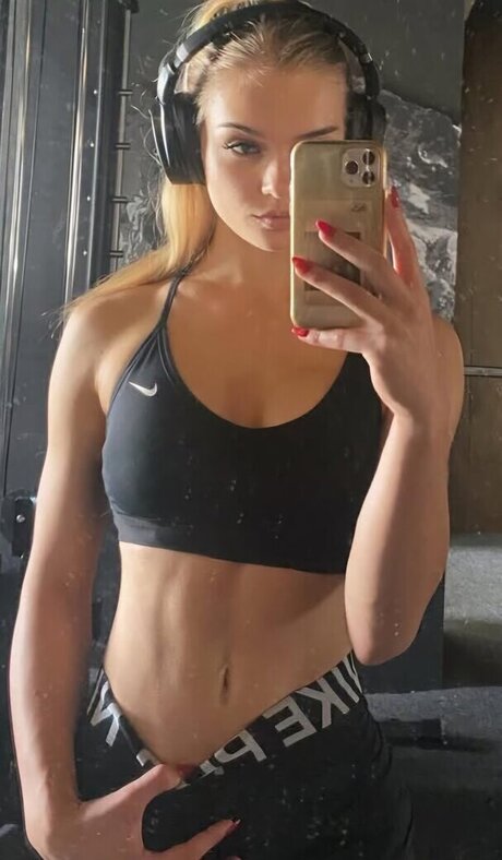 Thatsvroni OnlyFans Bilder