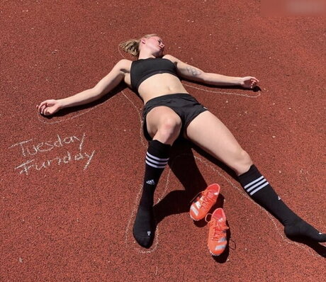 Gina L ckenkemper OnlyFans Nacktbilder