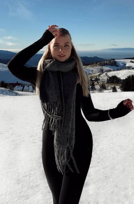 Vallixpauline OnlyFans Strip