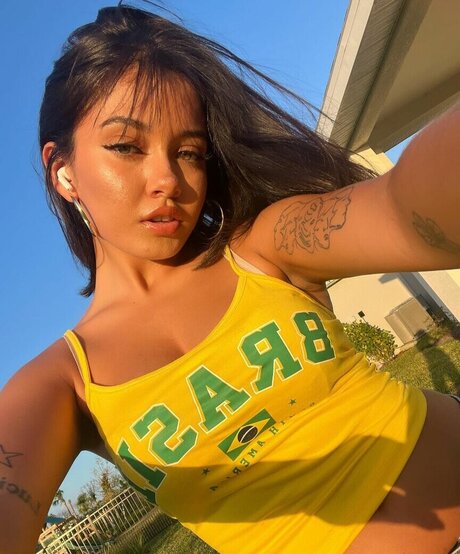 Sophie Michelle OnlyFans schlank