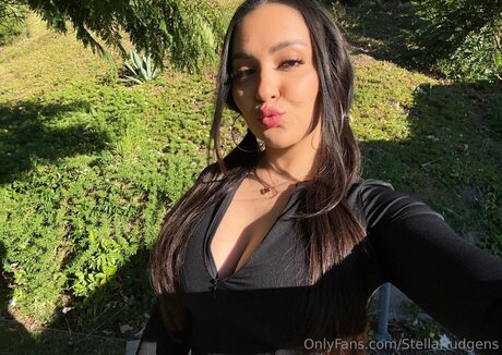 Sthu Leaks von Nacktbildern auf OnlyFans