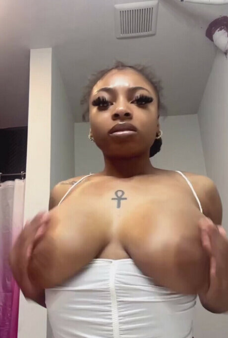 Only1bigni OnlyFans Nacktbilder geleakt