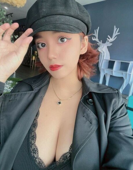 ElyanaSparks OnlyFans Model Fotos