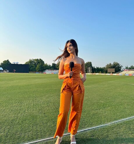 Yesha Sagar OnlyFans Striptease