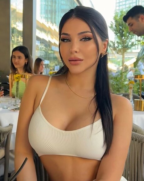 Isra Hurmanli OnlyFans