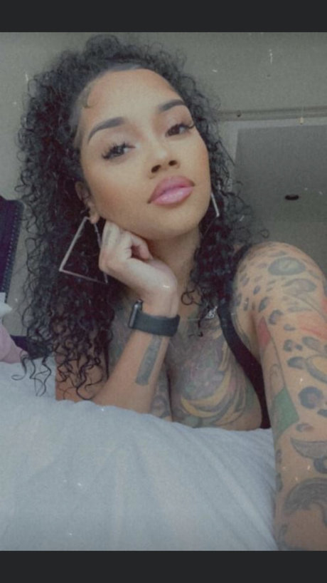 Latenightcreeptv NurlyFans-Pornos