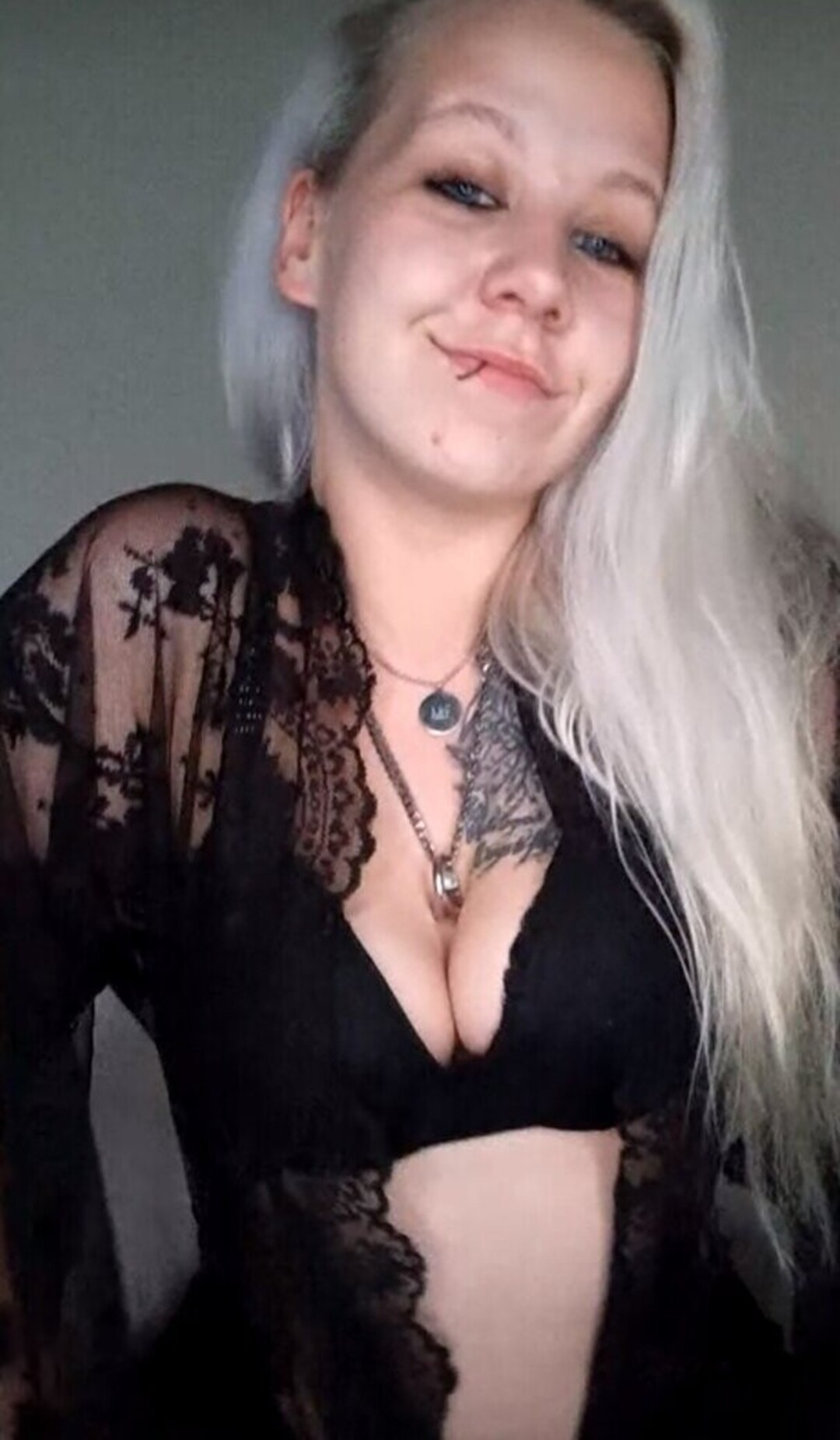 Eiskaltes Miststueck Nacktbilder von OnlyFans geleakt