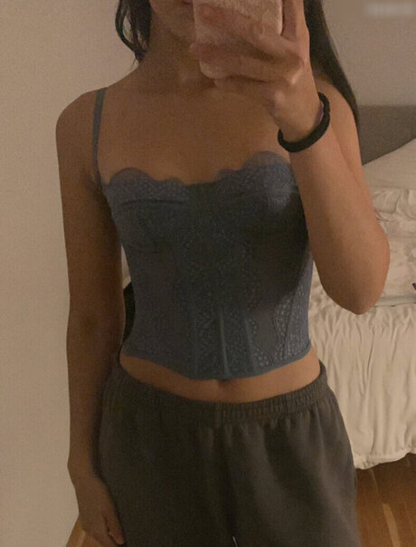 schwarze teenager-onlyfans Kunstakt Fotos