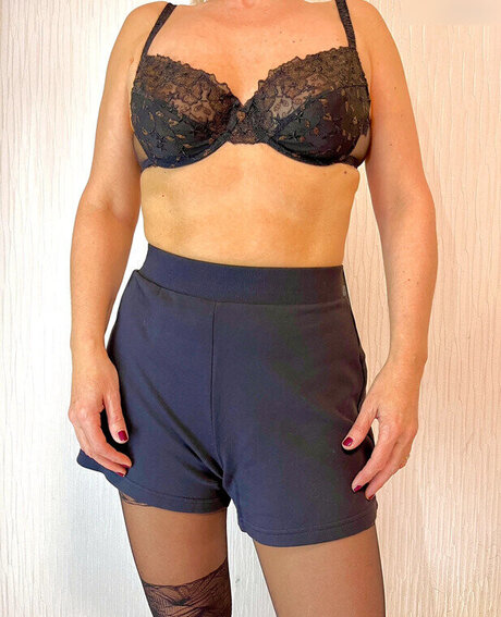 Vinted eBay OnlyFans-Model