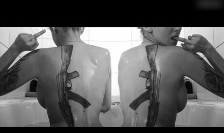 Gina Holly OnlyFans Bilder