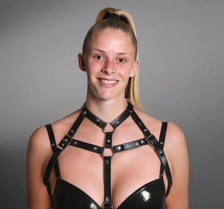 asiatische schwester onlyfans schön Set