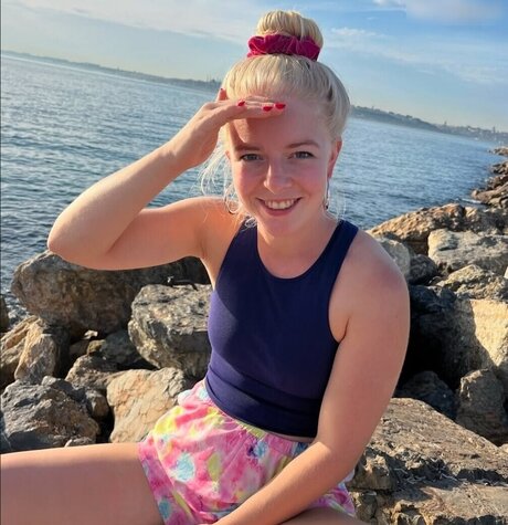 Jette Nietzard Nackt auf OnlyFans