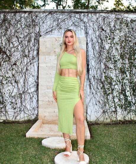 kätzchenprinzessin nur fans Aktbilder 4K