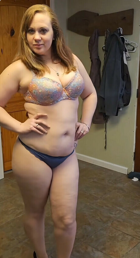 lianamarie0917 OnlyFans Nacktbilder