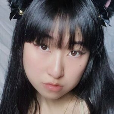 yungwitch Nacktpornos auf OnlyFans