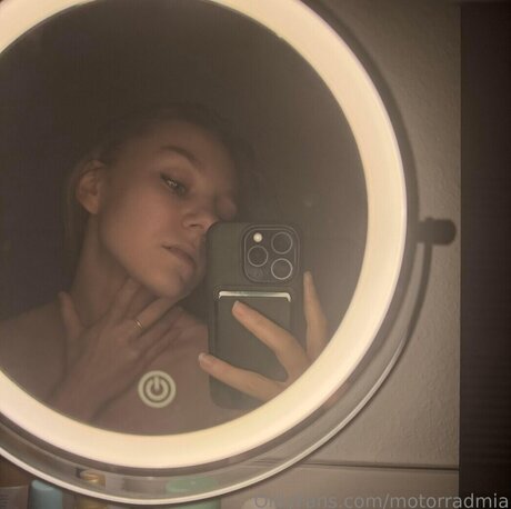 Motorradmia Nackt auf OnlyFans