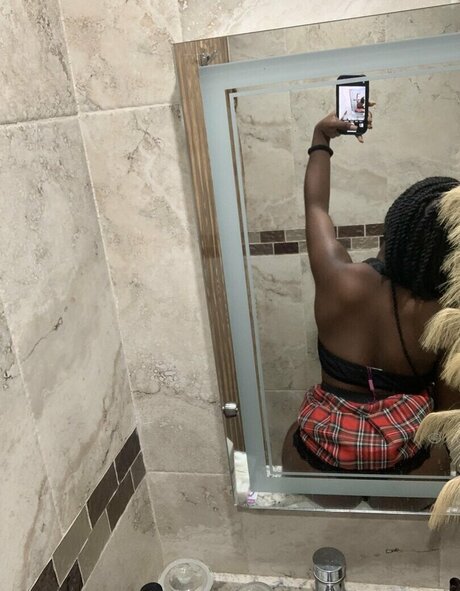 suga antz Nackt auf OnlyFans Leaks