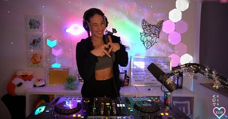 JuleTheFox OnlyFans Mega