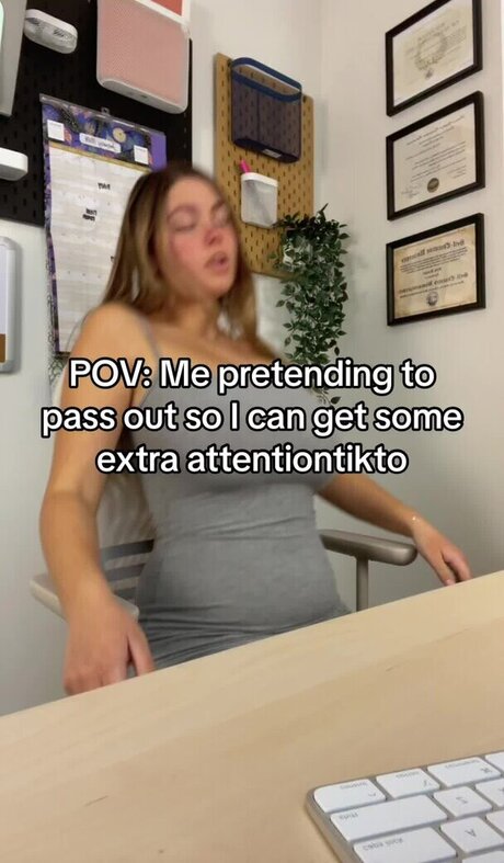 Brontenadine Titten OnlyFans