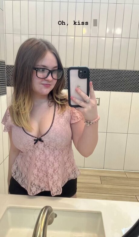 Itzgracierobbins Leak von OnlyFans Pornografie