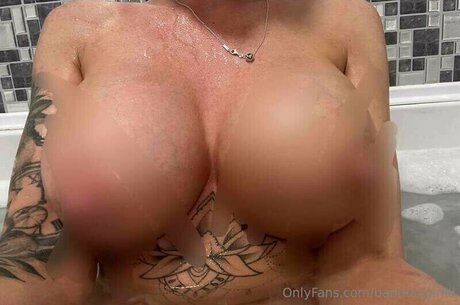 Jade Hunter Strip OnlyFans