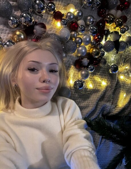 Mia bluebird Nacktbilder von OnlyFans