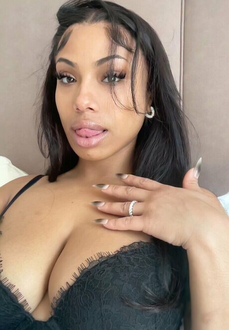 ayisha mia OnlyFans Leaks