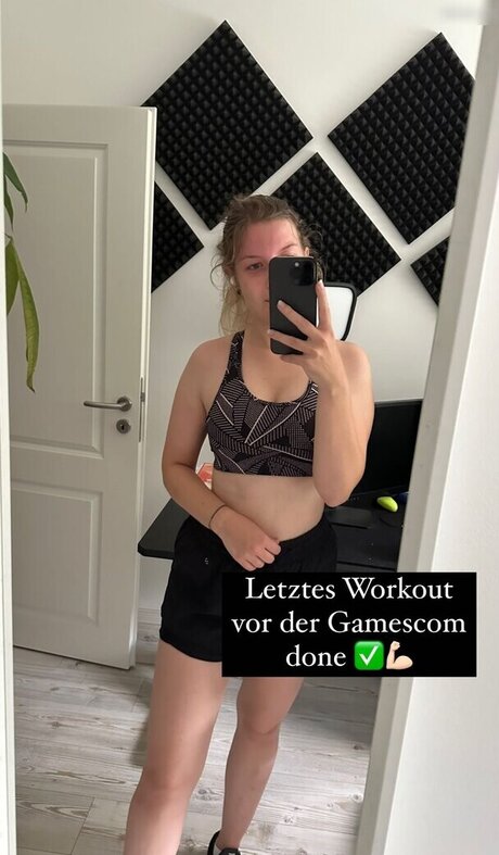 FormulaLena OnlyFans nackt