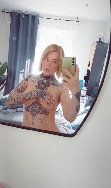 Typischblonnd OnlyFans Brüste Bild