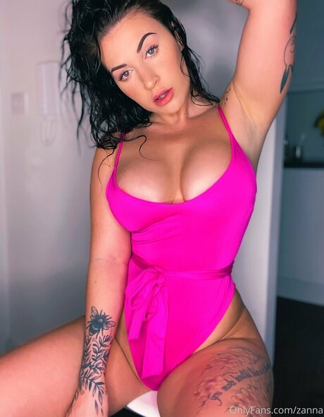 Zanna Rose OnlyFans Bilder