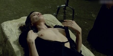 Versailles Fernsehserie_ OnlyFans nackt